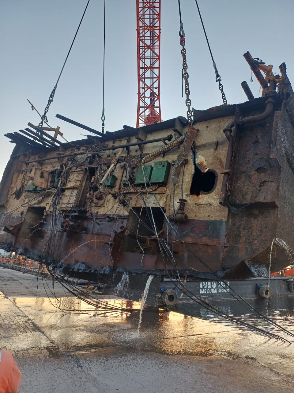 Wreck removal lifting operation at Khalid Port